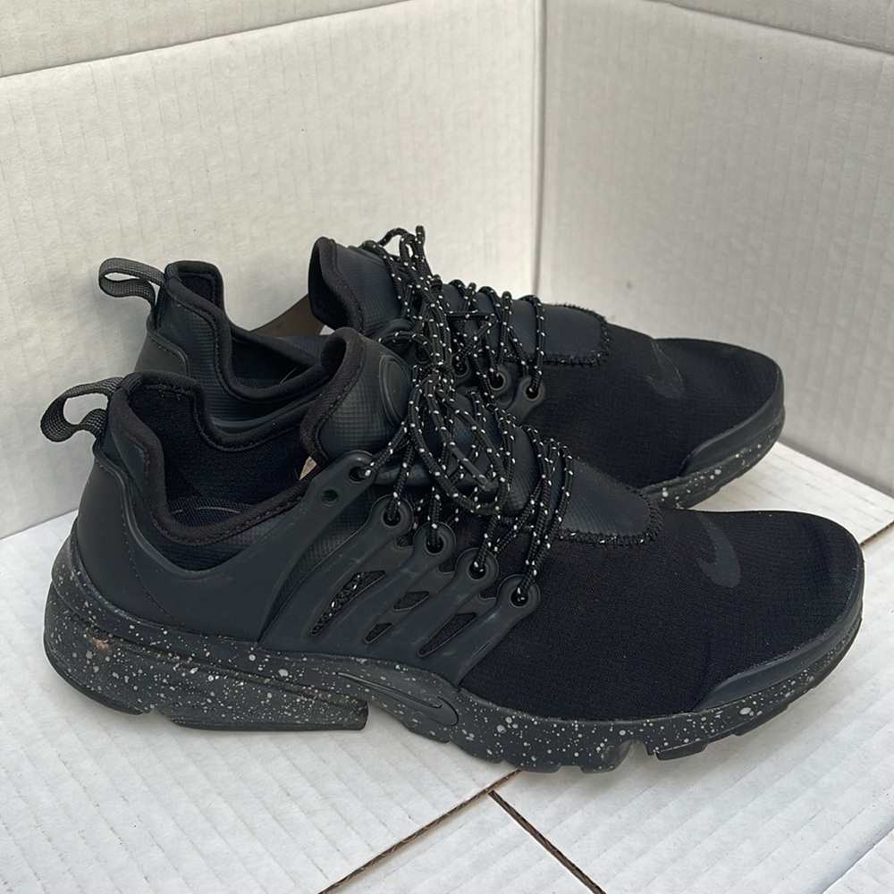 NIKE Presto Sneakers